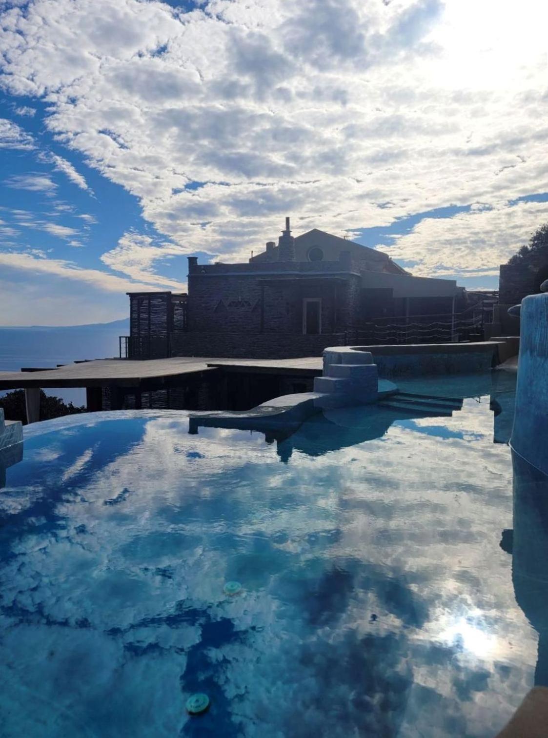 Aparthotel Aegean Castle Andros - Adults Only Agia Eleousa Esterno foto