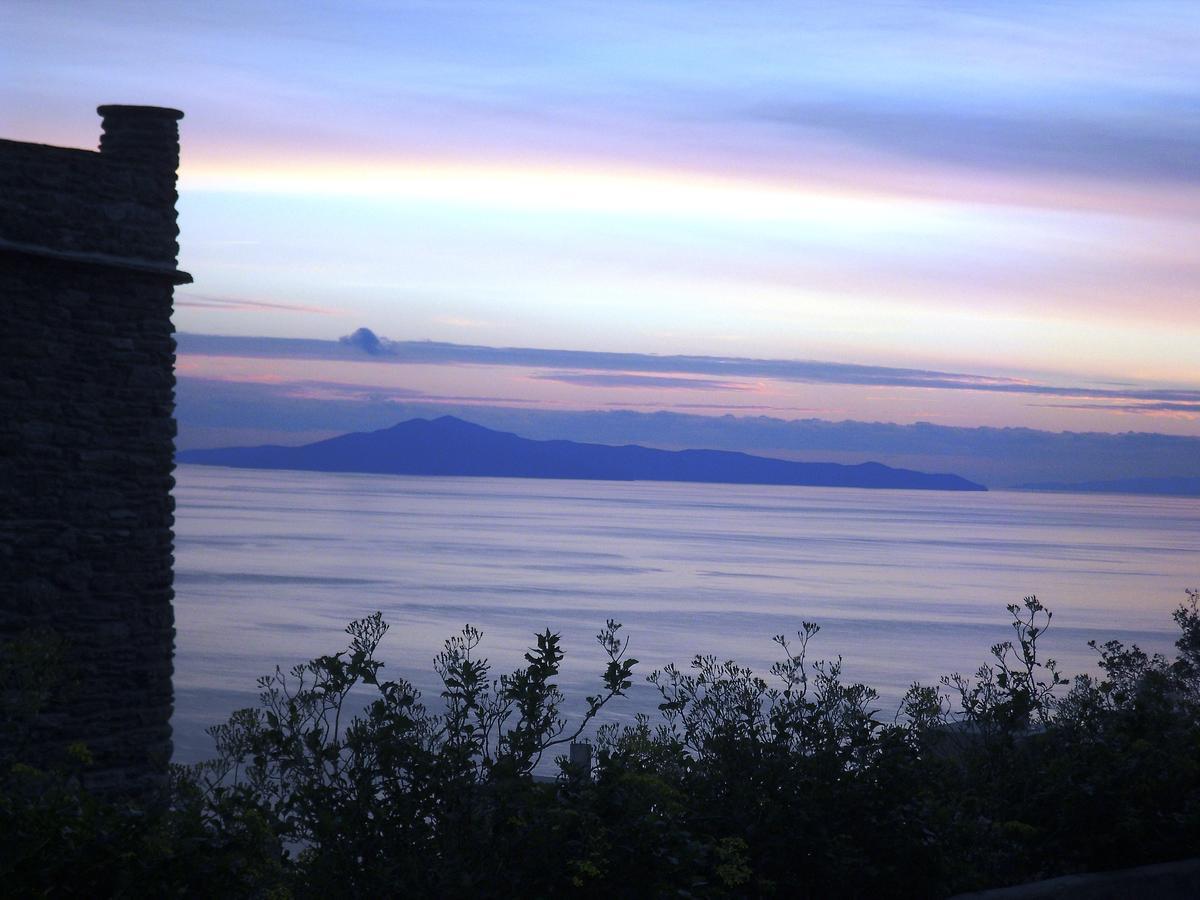 Aparthotel Aegean Castle Andros - Adults Only Agia Eleousa Esterno foto